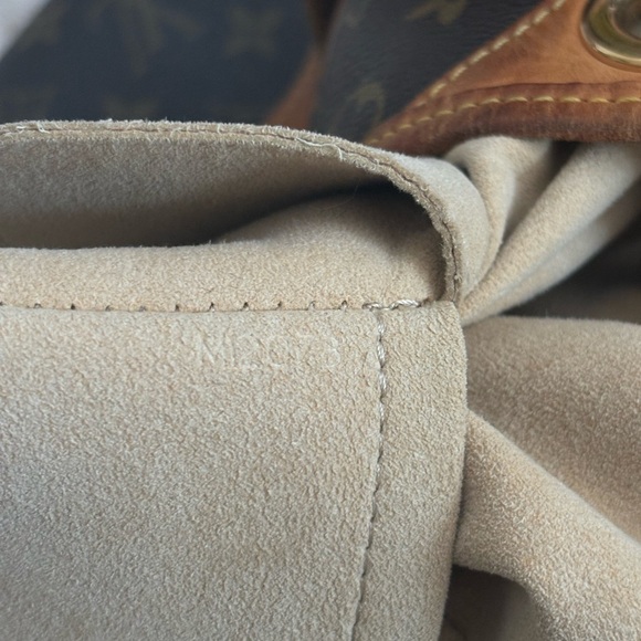 Louis Vuitton Galliera PM Hobo Bag - Picture 12 of 15